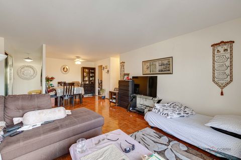 Tiny photo for 5506 Lincoln Avenue N #A316, Morton Grove, IL 60053 (MLS # 12580275)
