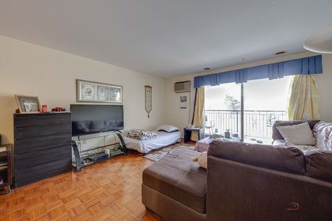 Tiny photo for 5506 Lincoln Avenue N #A316, Morton Grove, IL 60053 (MLS # 12580275)