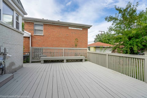Tiny photo for 7261 N East Prairie Road, Lincolnwood, IL 60712 (MLS # 12774876)