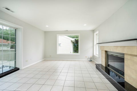 Tiny photo for 7261 N East Prairie Road, Lincolnwood, IL 60712 (MLS # 12774876)