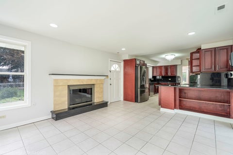 Tiny photo for 7261 N East Prairie Road, Lincolnwood, IL 60712 (MLS # 12774876)