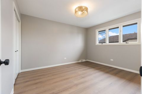 Tiny photo for 8518 Candlelight West Drive, Willow Springs, IL 60480 (MLS # 12610516)