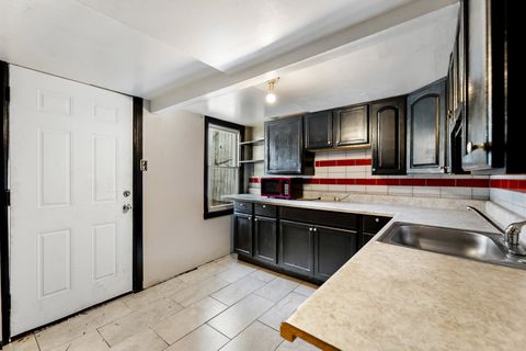 Tiny photo for 1641 N Kedzie Avenue, Chicago, IL 60647 (MLS # 12501839)