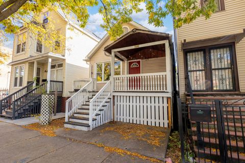 Tiny photo for 1641 N Kedzie Avenue, Chicago, IL 60647 (MLS # 12501839)