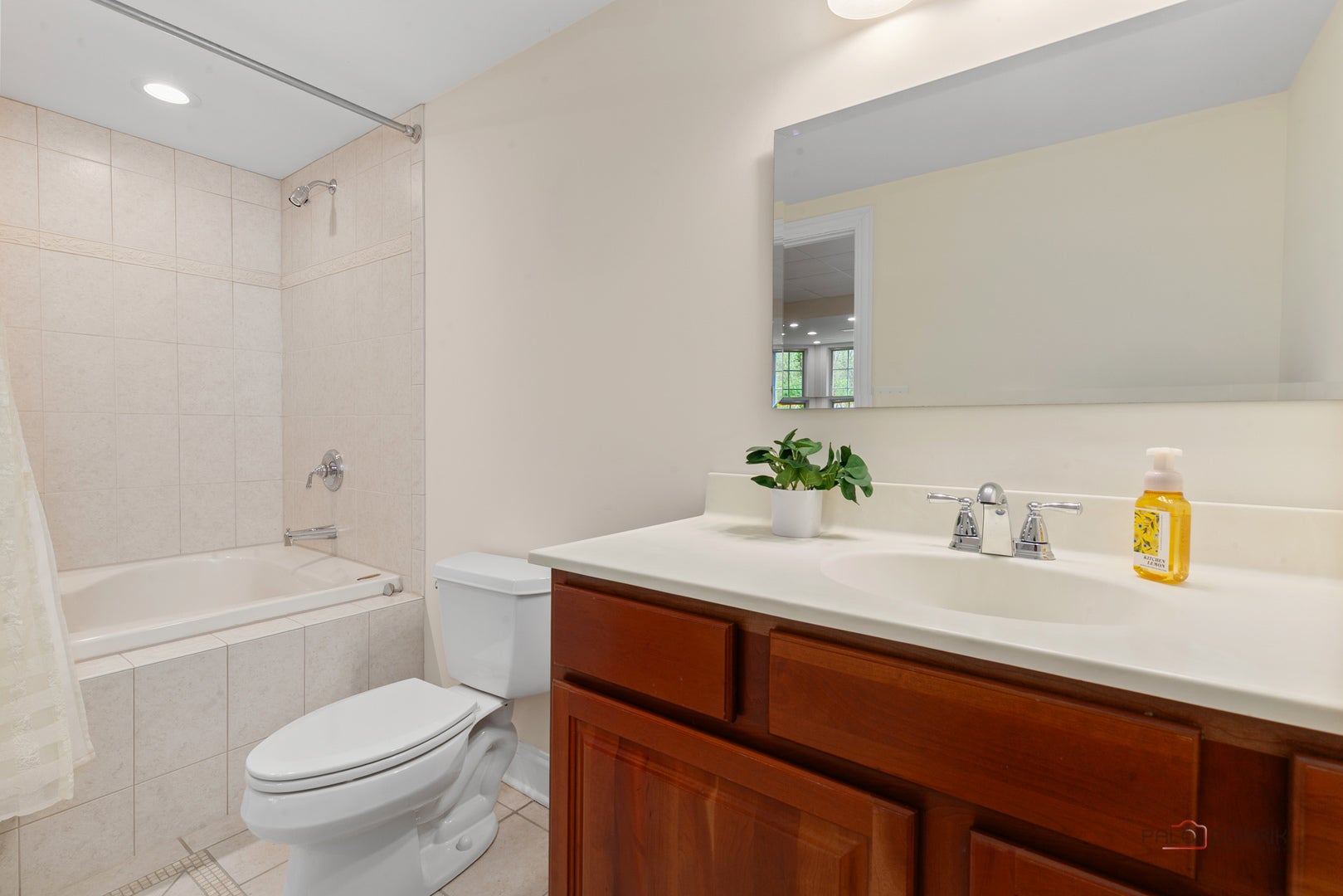 14805 Creekside Path, Libertyville, IL, 60048, USA, 5 Bedrooms Bedrooms, ,5 BathroomsBathrooms,Residential,Active,14805 Creekside Path,12675518