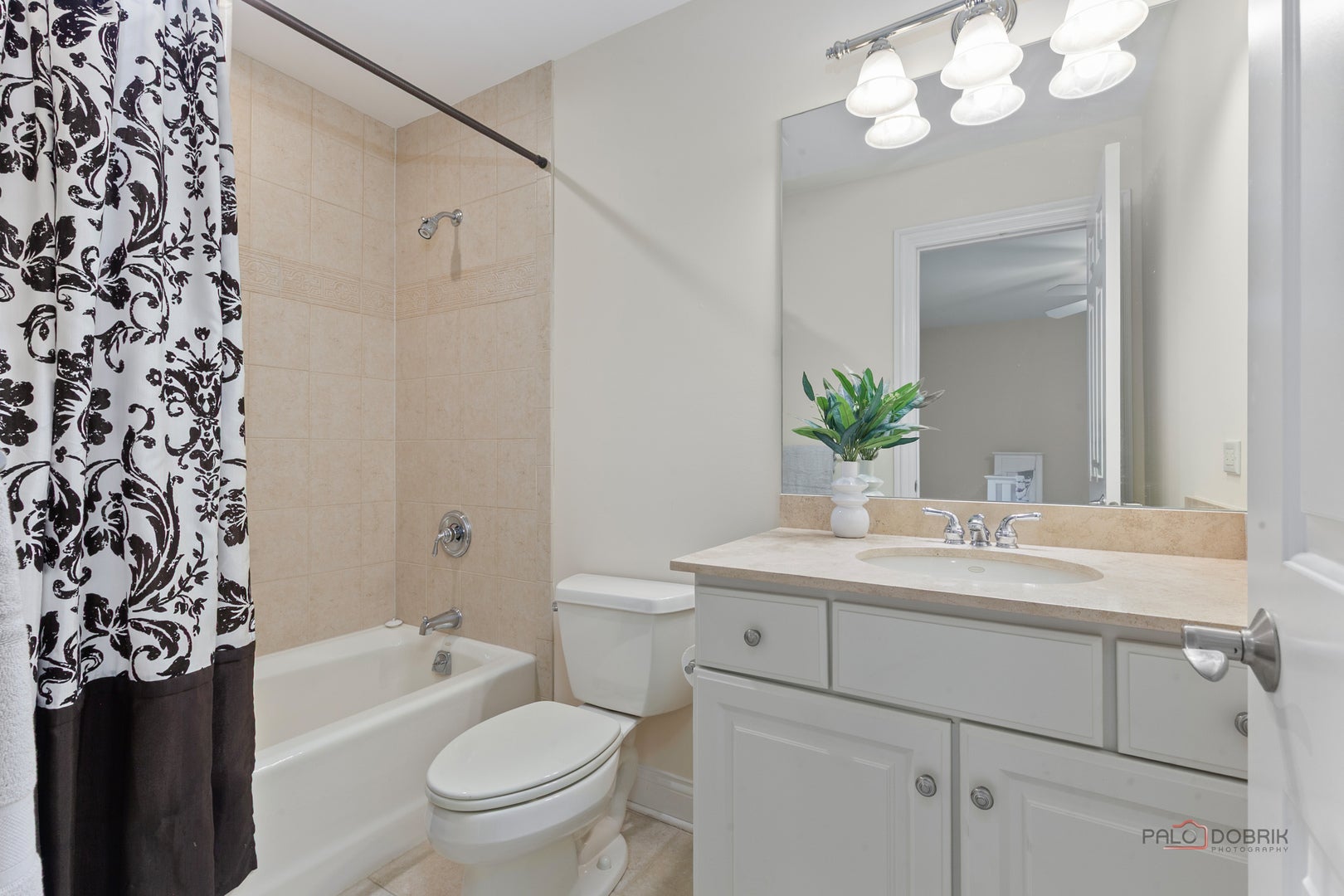 14805 Creekside Path, Libertyville, IL, 60048, USA, 5 Bedrooms Bedrooms, ,5 BathroomsBathrooms,Residential,Active,14805 Creekside Path,12675518
