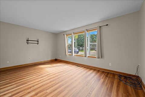 Tiny photo for 124 Heathgate Road, Montgomery, IL 60538 (MLS # 12478438)