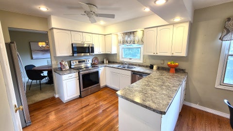 Tiny photo for 4470 18th Street, Bettendorf, IA 52722 (MLS # 12727538)