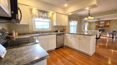 Tiny photo for 4470 18th Street, Bettendorf, IA 52722 (MLS # 12727538)