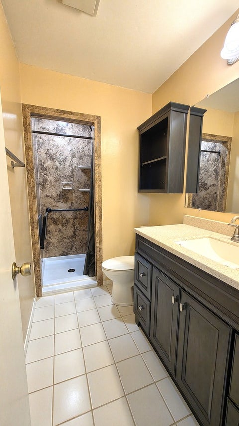Tiny photo for 4470 18th Street, Bettendorf, IA 52722 (MLS # 12727538)