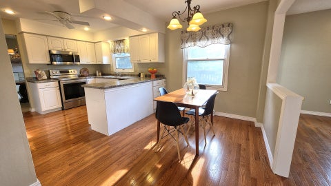 Tiny photo for 4470 18th Street, Bettendorf, IA 52722 (MLS # 12727538)