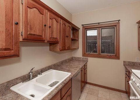 Tiny photo for 2501 BRADY Street, Davenport, IA 52803 (MLS # QC4269685)