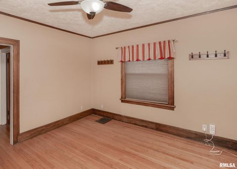 Tiny photo for 2501 BRADY Street, Davenport, IA 52803 (MLS # QC4269685)