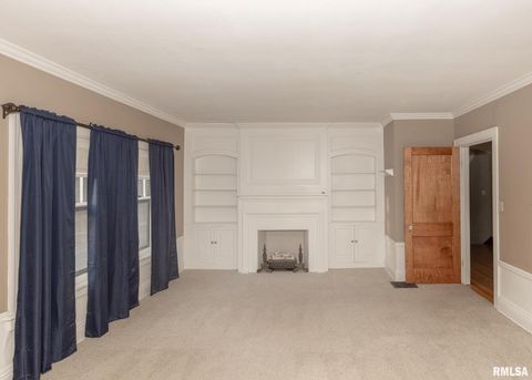 Tiny photo for 2501 BRADY Street, Davenport, IA 52803 (MLS # QC4269685)