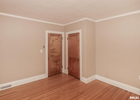 Tiny photo for 2501 BRADY Street, Davenport, IA 52803 (MLS # QC4269685)