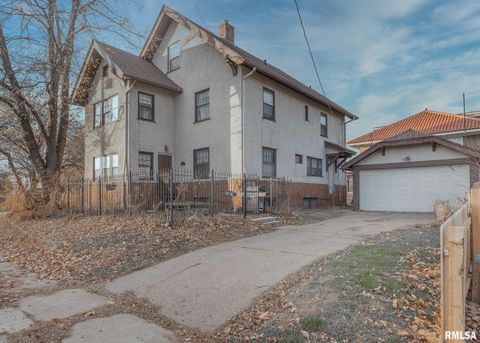 Tiny photo for 2501 BRADY Street, Davenport, IA 52803 (MLS # QC4269685)