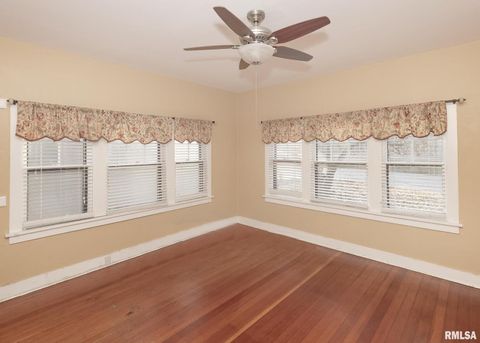 Tiny photo for 2501 BRADY Street, Davenport, IA 52803 (MLS # QC4269685)