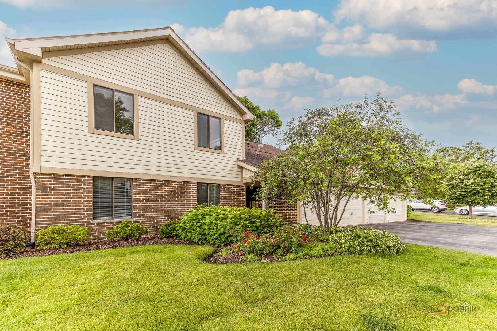823 E Coach Road 6