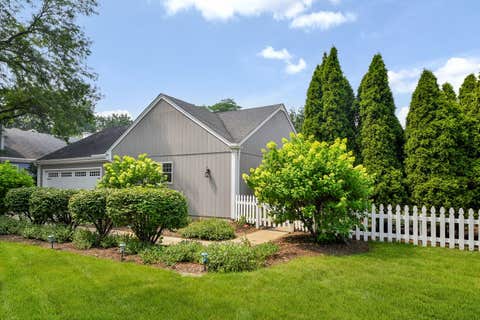 Photo of 925 Churchill Drive, Naperville, IL 60563 (MLS # 12706519)