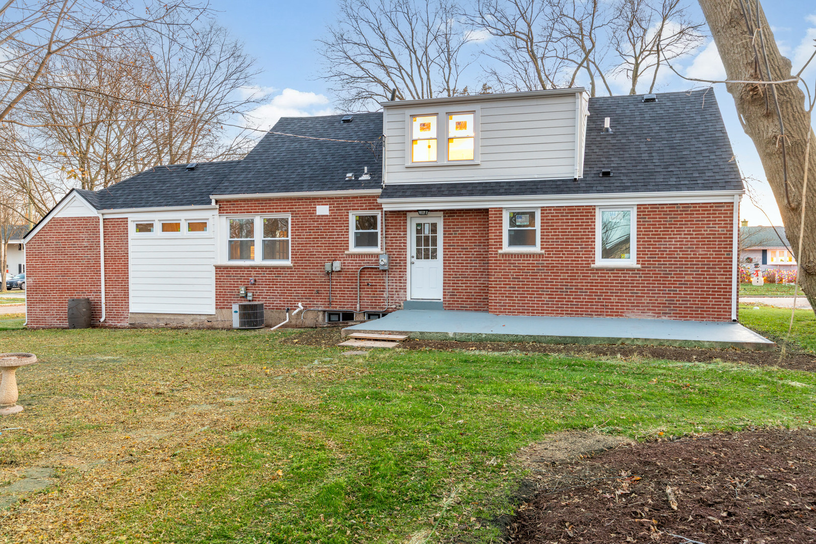 102 W Potomac Avenue