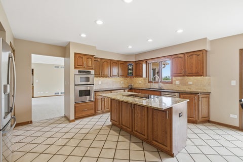 Tiny photo for 2208 Shetland Road, Inverness, IL 60010 (MLS # 12659228)