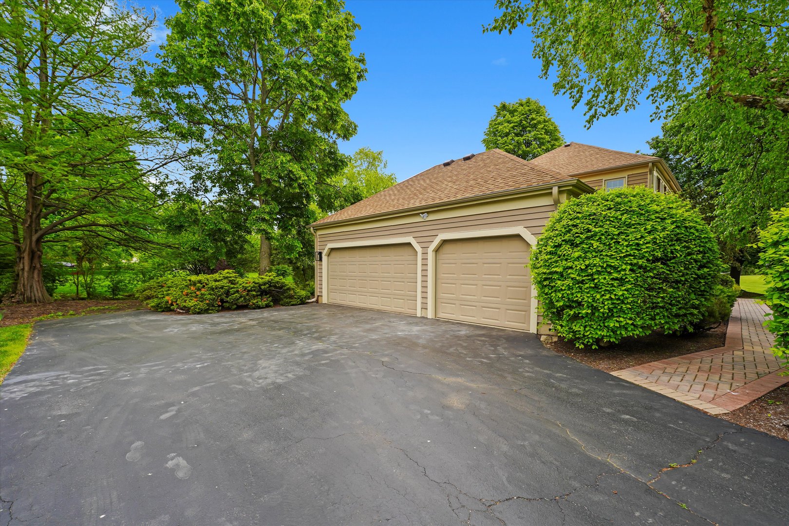 22528 W Thornbury Court