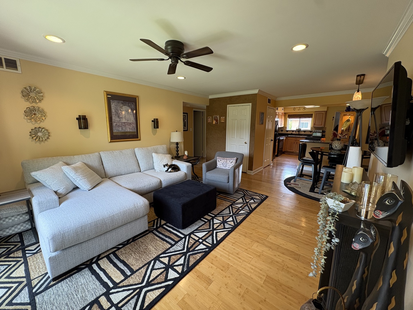 9481 BAY COLONY Drive 2S