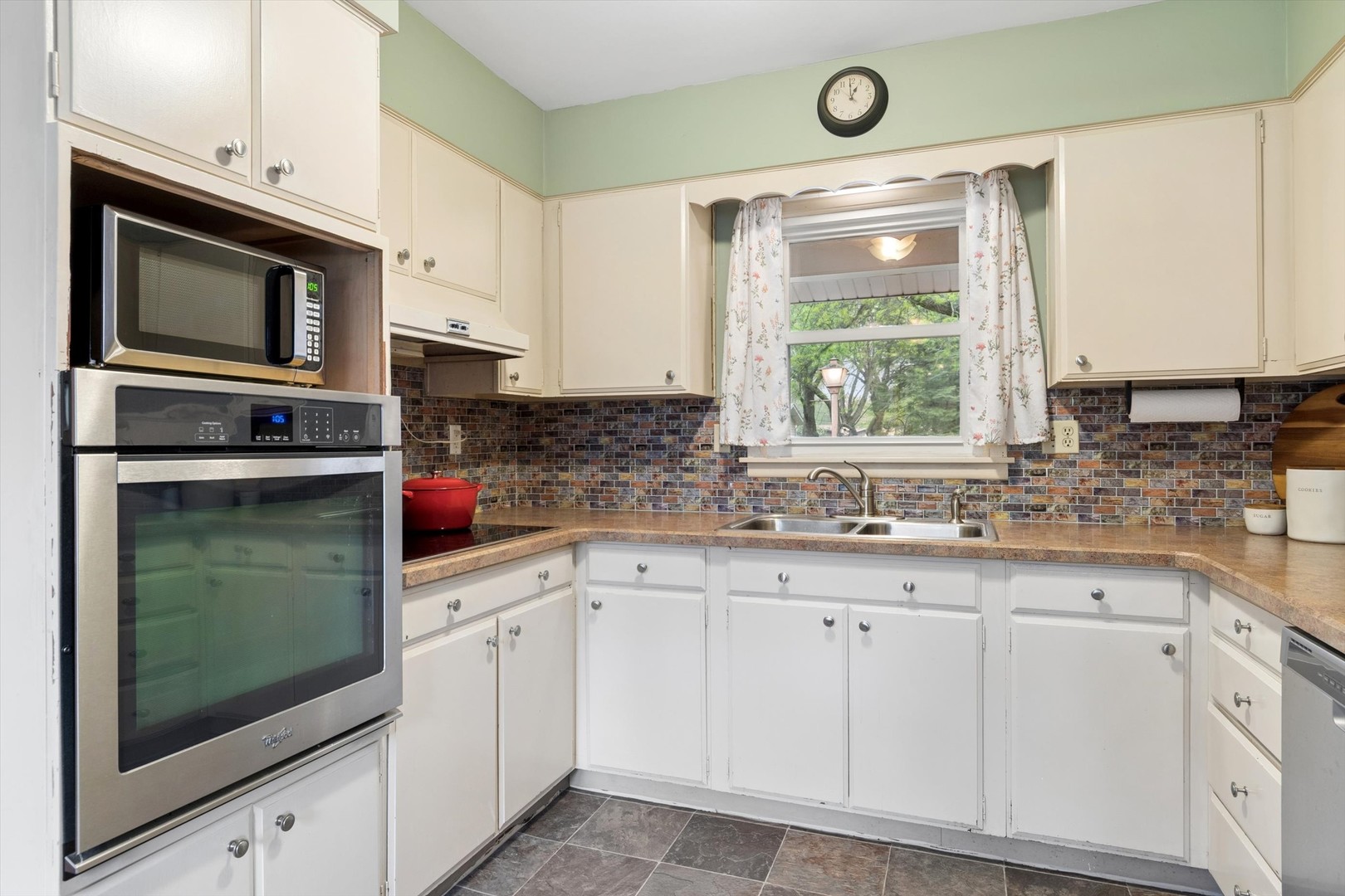 4 S Cypress Lane