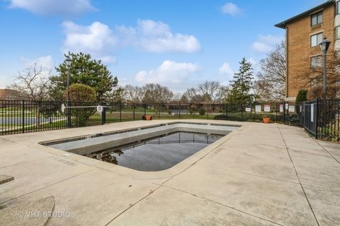 Tiny photo for 470 Fawell Boulevard #510, Glen Ellyn, IL 60137 (MLS # 12483095)