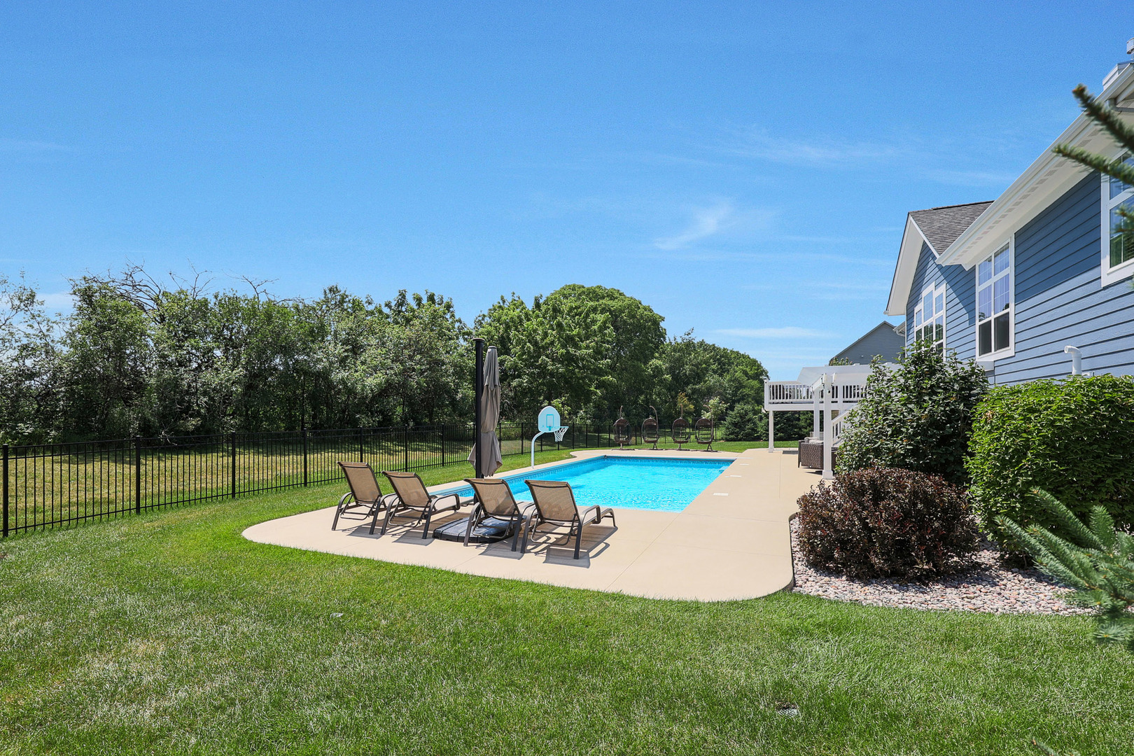875 Reserve Drive