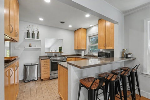 Tiny photo for 806 S Maple Street, Urbana, IL 61801 (MLS # 12664628)