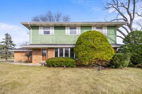 Tiny photo for 23 S Wildwood Drive, Prospect Heights, IL 60070 (MLS # 12605758)
