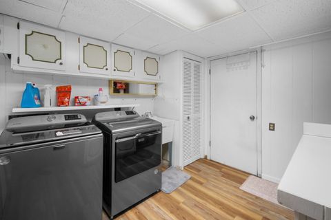 Tiny photo for 23 S Wildwood Drive, Prospect Heights, IL 60070 (MLS # 12605758)