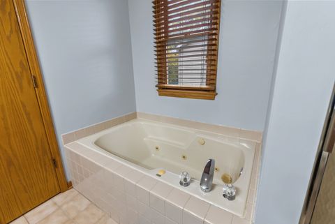 Tiny photo for 356 Ash Court, DeKalb, IL 60115 (MLS # 12501842)