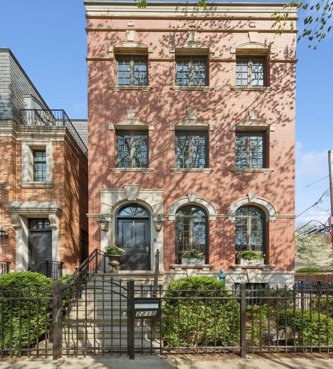 2215 N Lakewood Avenue Chicago IL 60614