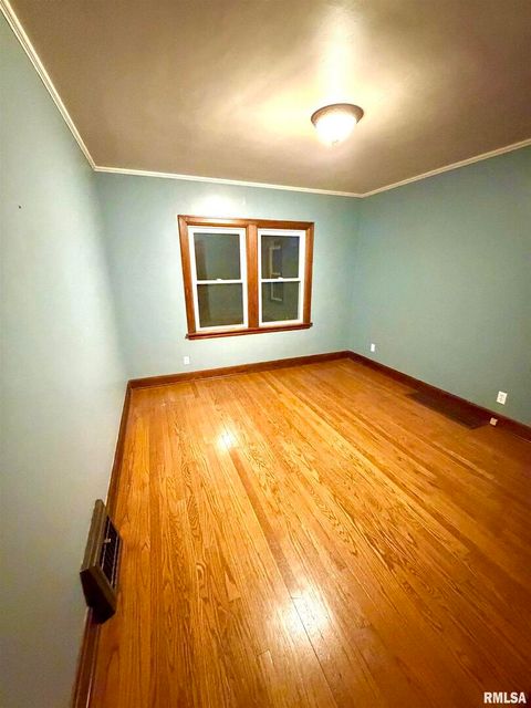 Tiny photo for 2316 EAST Street, Davenport, IA 52803 (MLS # QC4269534)