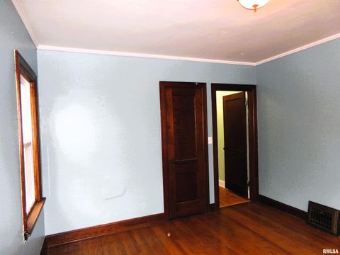 Tiny photo for 2316 EAST Street, Davenport, IA 52803 (MLS # QC4269534)