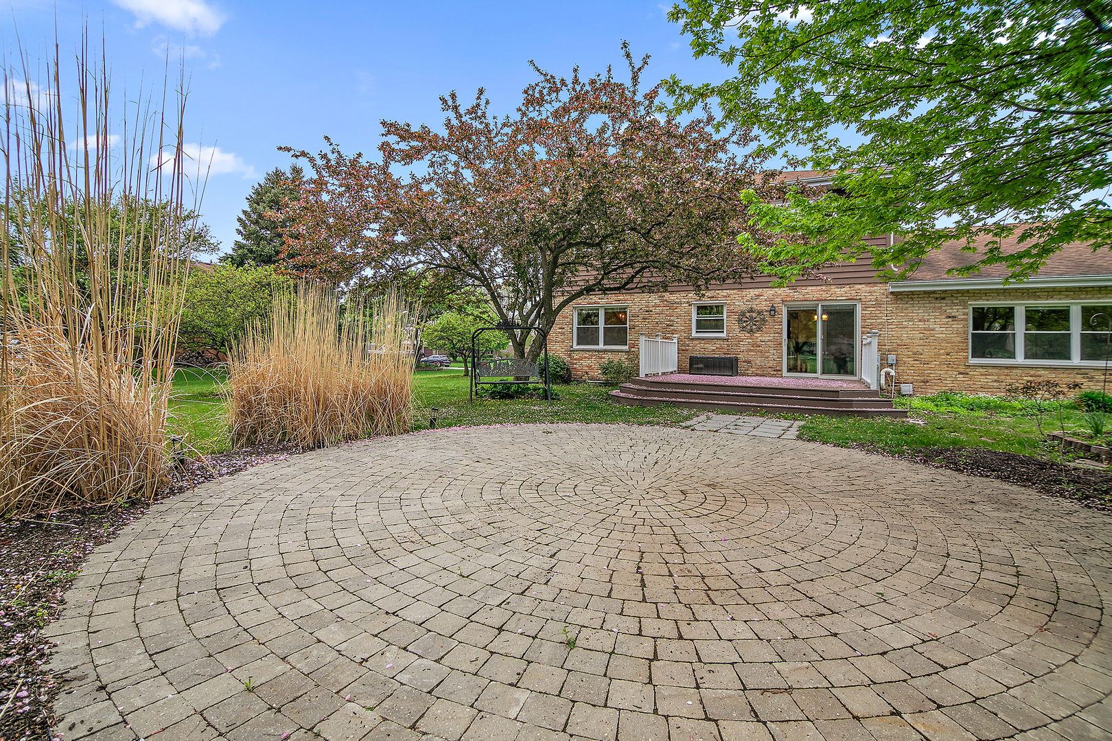 2800 Abbington Drive