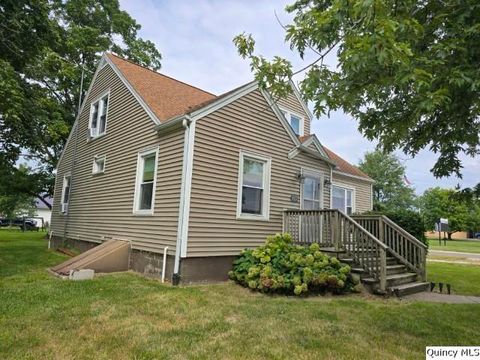 Tiny photo for 417 N Washington Street, Carthage, IL 62321 (MLS # 12457536)