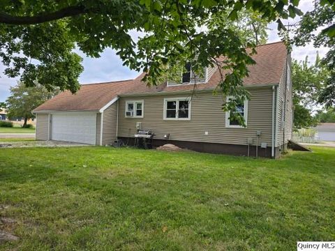 Tiny photo for 417 N Washington Street, Carthage, IL 62321 (MLS # 12457536)