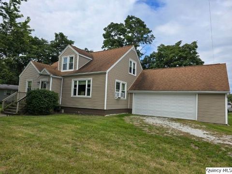 Tiny photo for 417 N Washington Street, Carthage, IL 62321 (MLS # 12457536)