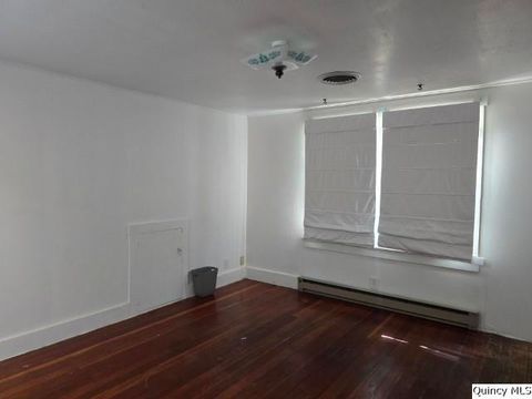 Tiny photo for 417 N Washington Street, Carthage, IL 62321 (MLS # 12457536)
