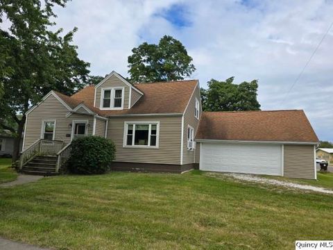 Photo of 417 N Washington Street, Carthage, IL 62321 (MLS # 12457536)