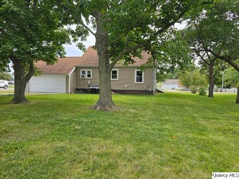 Tiny photo for 417 N Washington Street, Carthage, IL 62321 (MLS # 12457536)
