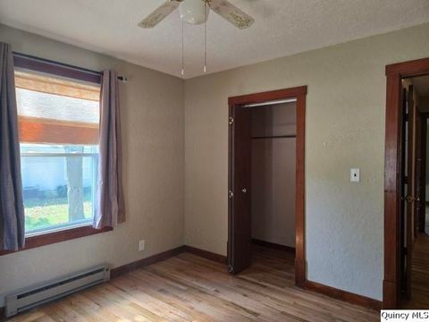 Tiny photo for 417 N Washington Street, Carthage, IL 62321 (MLS # 12457536)