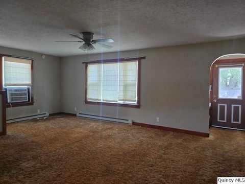Tiny photo for 417 N Washington Street, Carthage, IL 62321 (MLS # 12457536)