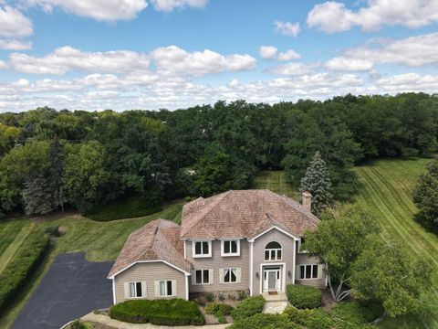 25410 N Cayuga Trail Lake Barrington IL 60010