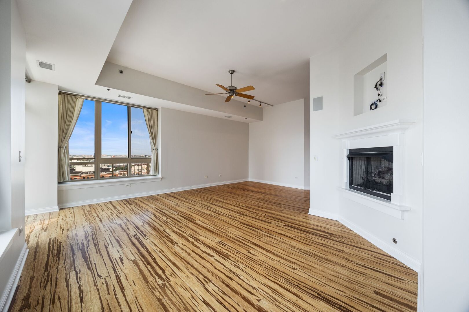 230 W Division Street 1201