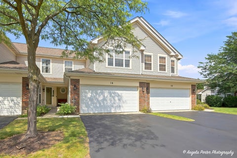 Photo of 16 Cloverdale Court #16, Algonquin, IL 60102 (MLS # 12748398)