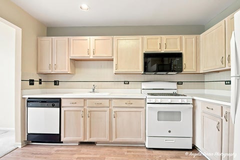 Tiny photo for 16 Cloverdale Court #16, Algonquin, IL 60102 (MLS # 12748398)